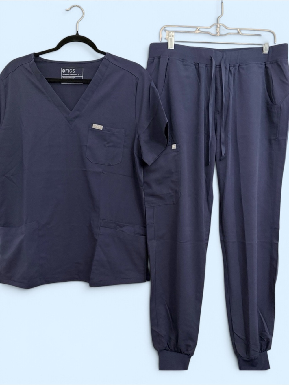 Figs Women’s Scrub Set in Navy Catarina V-Neck Top & Jogger Pants